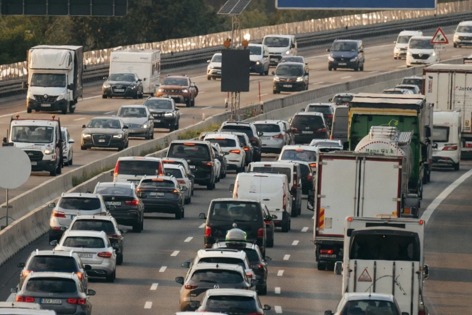 Stau-Chaos zum Ferienende: So erreichen Sie Brannenburg trotz Rückreisewelle